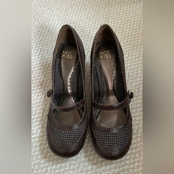 Hot Kiss Brown Checkered Mary Jane Heels - Picture 1 of 3